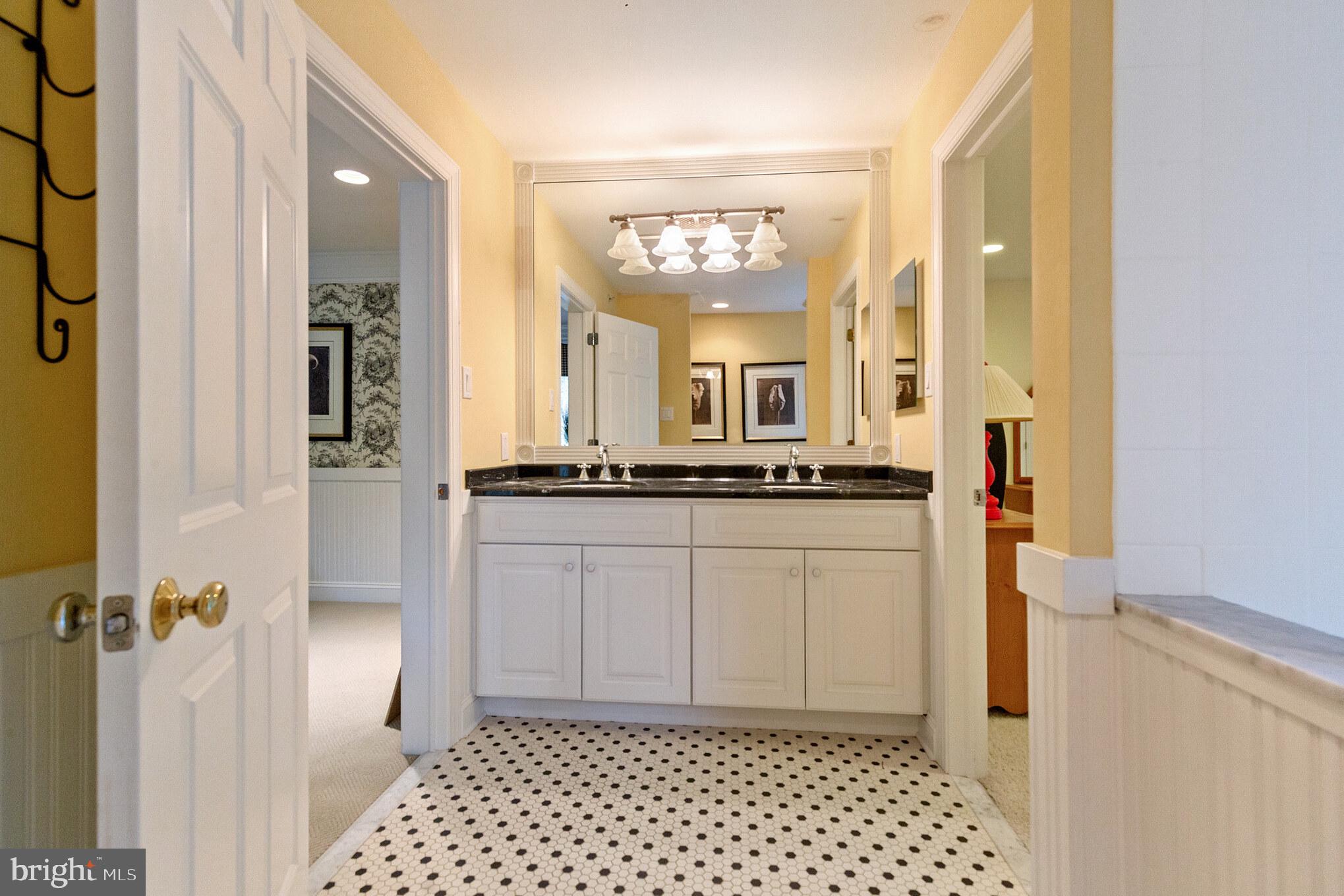 1017 Whitegate Road Wayne, PA 19087 - Photo 24 of 33 Jack and Jill Bath