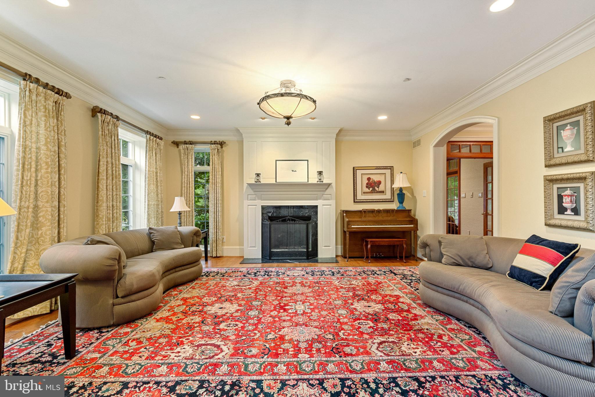 1017 Whitegate Road Wayne, PA 19087 - Photo 5 of 33 Living Room