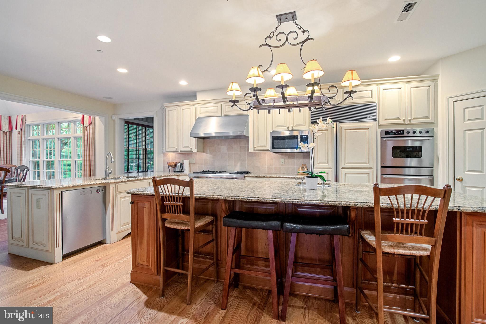 1017 Whitegate Road Wayne, PA 19087 - Photo 10 of 33 Kitchen Island
