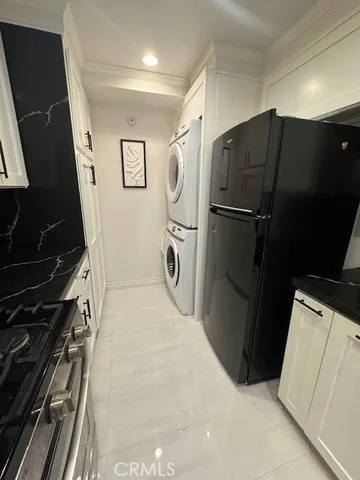 $4,000 | 260 Cagney Lane, Unit 106, Newport Beach, CA 92663