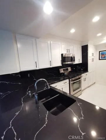 $4,000 | 260 Cagney Lane, Unit 106, Newport Beach, CA 92663