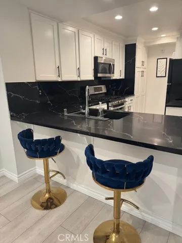 $4,000 | 260 Cagney Lane, Unit 106, Newport Beach, CA 92663