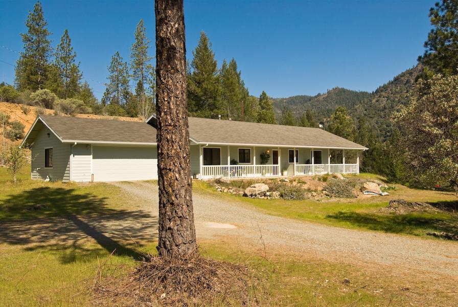 250 Quail Road Junction City, CA 96048 - Photo 2 of 5 Approach to main home
