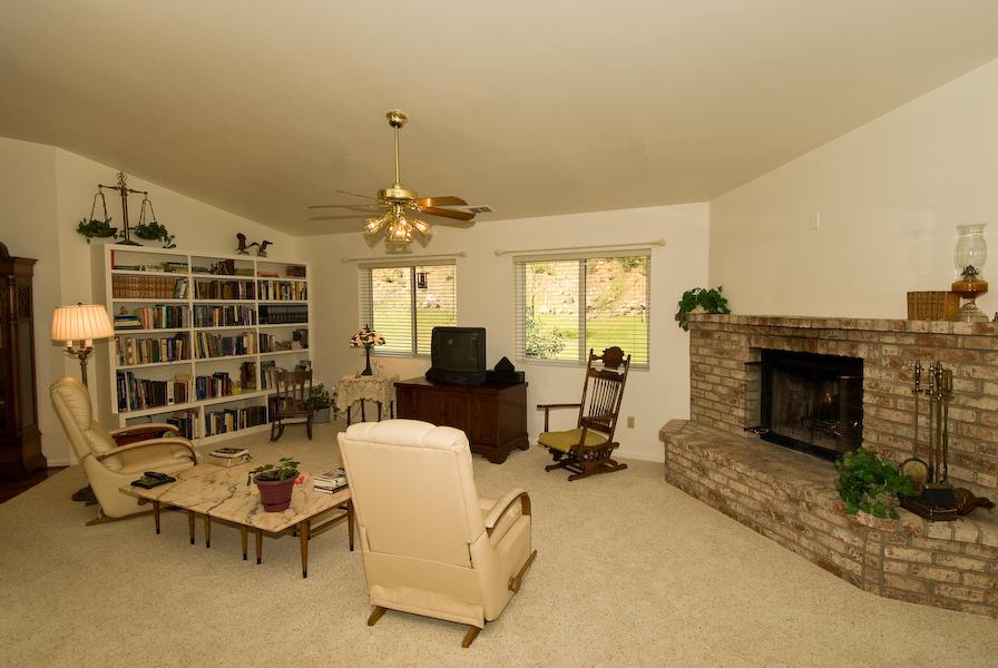 250 Quail Road Junction City, CA 96048 - Photo 5 of 5 Living Room of main home