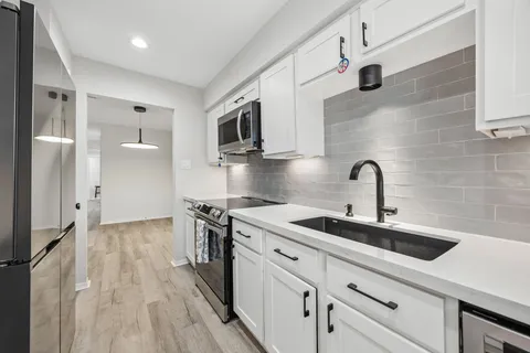 $238,000 | 1201 Bering Drive, Unit 36, Houston, TX 77057