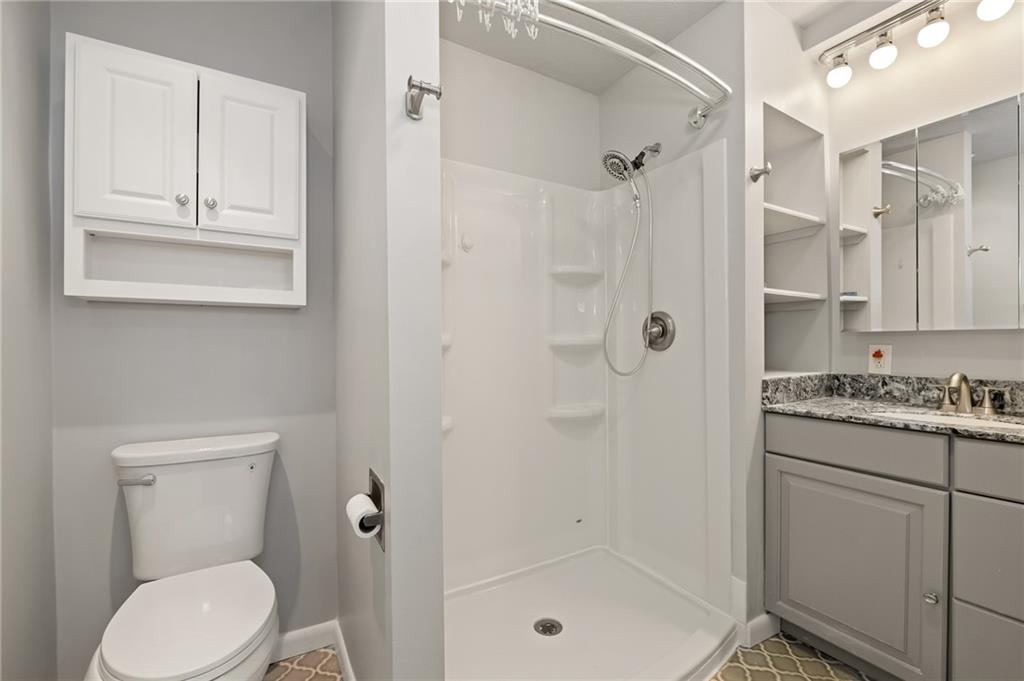 2912 Clearview Road Allison Park, PA 15101 - Photo 18 of 35 A Full Bath Is Included In The Main Level Bedroom