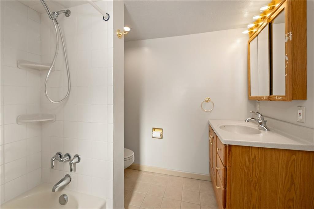 2912 Clearview Road Allison Park, PA 15101 - Photo 26 of 35 Upper Level Full Bath Includes A Tub/Shower And Large Vanity