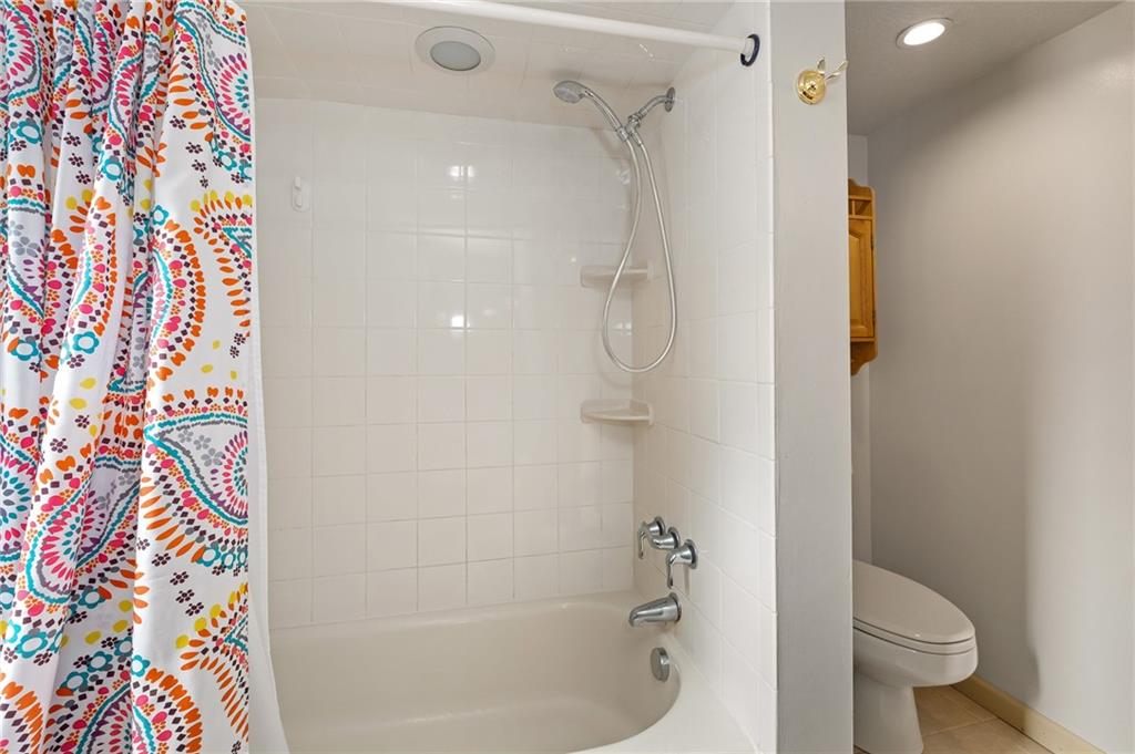 2912 Clearview Road Allison Park, PA 15101 - Photo 27 of 35 Another View Of The Neutral Bath