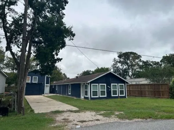 $242,499 | 4711 3rd Street, Bacliff, TX 77518
