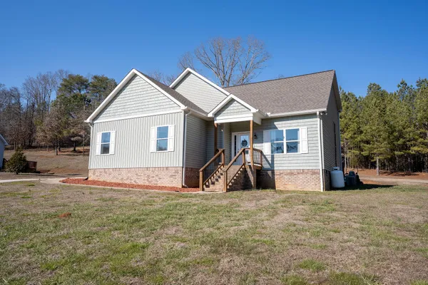 $379,000 | 185 Bell Lake Drive, Trenton, GA 30752