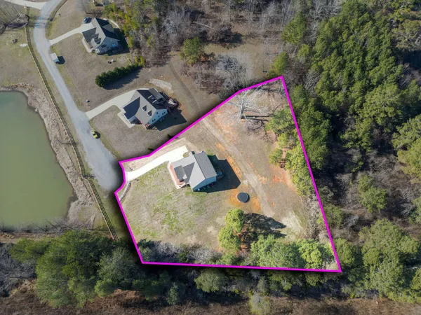 $369,000 | 185 Bell Lake Drive, Trenton, GA 30752
