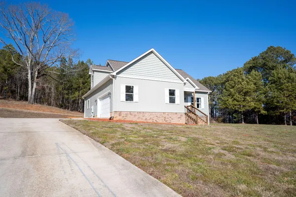 $369,000 | 185 Bell Lake Drive, Trenton, GA 30752