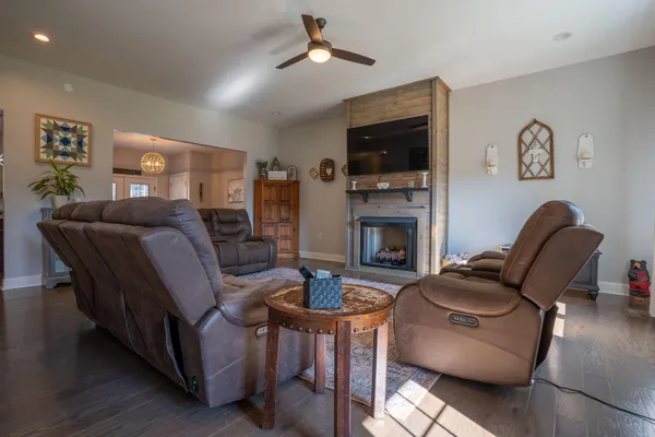 $369,000 | 185 Bell Lake Drive, Trenton, GA 30752