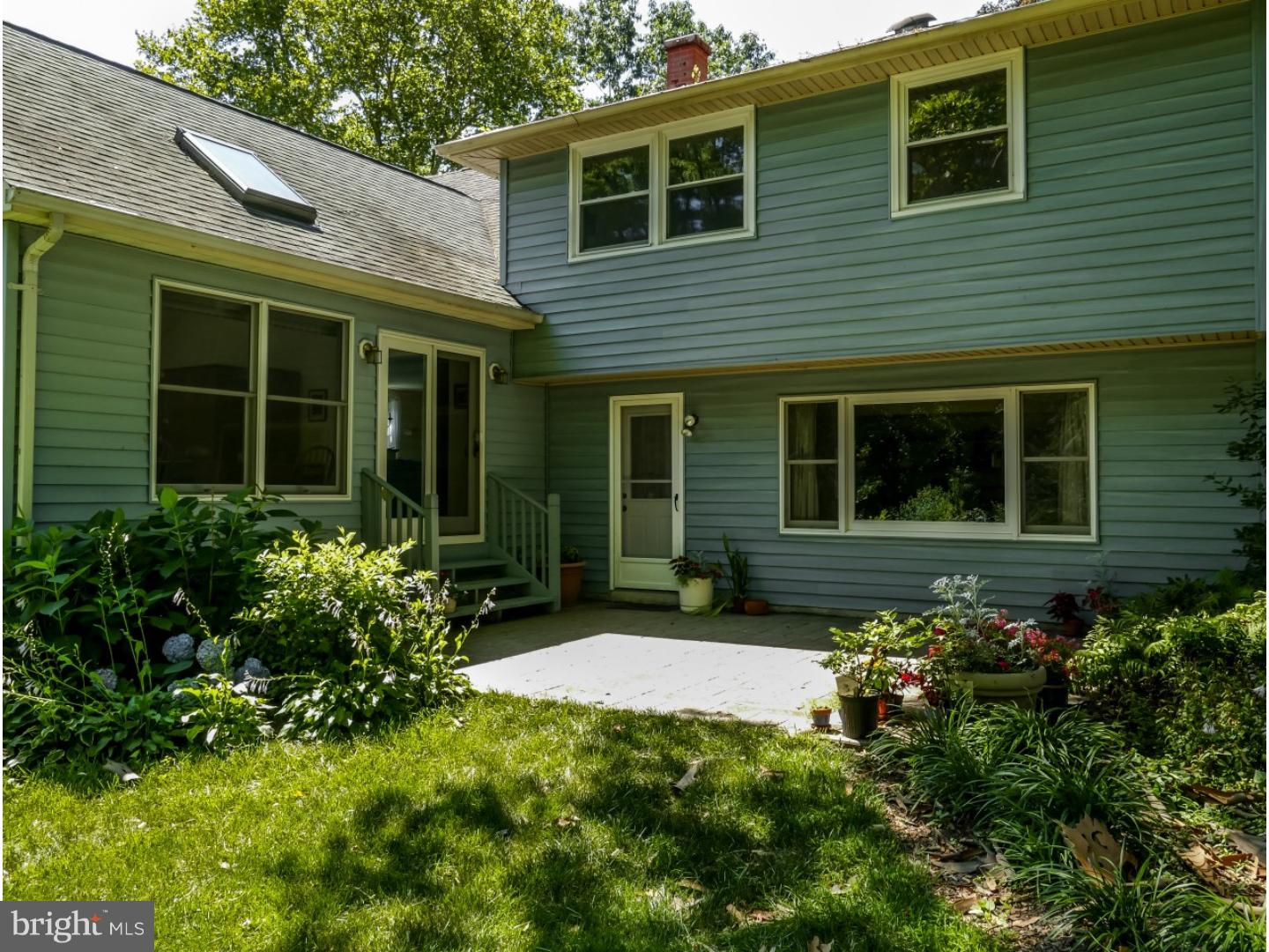 331 Saly Road Yardley, PA 19067 - Photo 23 of 25 Patio