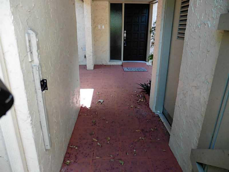 806 St Andrews Road, Unit 806 Hollywood, FL 33021 - Photo 28 of 32 Exterior Front