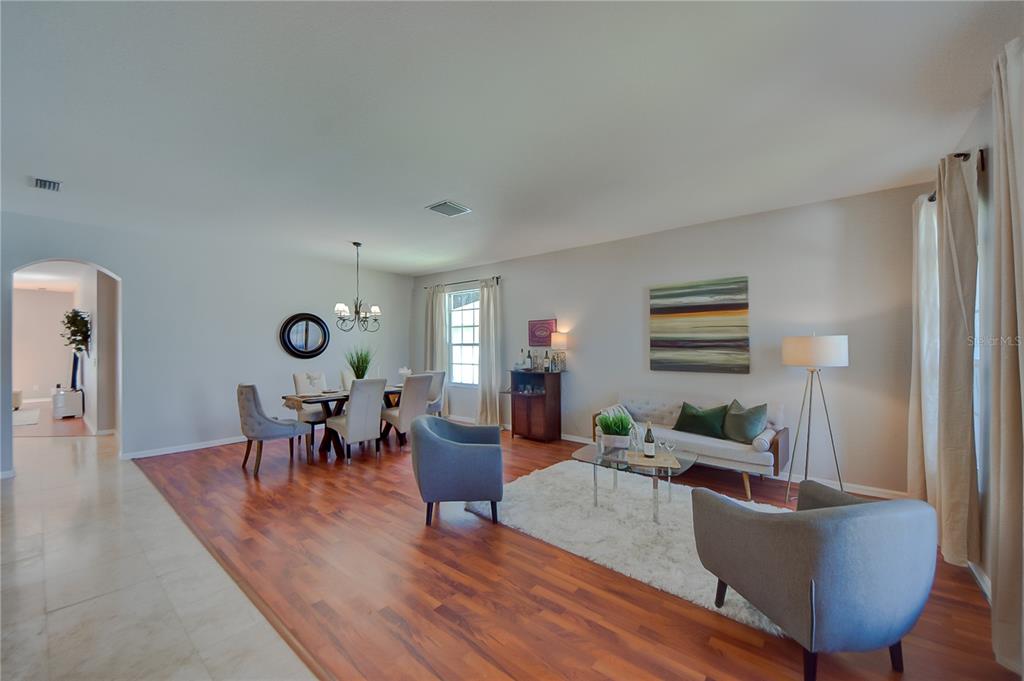 2823 Windcrest Oaks Court Valrico, FL 33594 - Photo 12 of 41