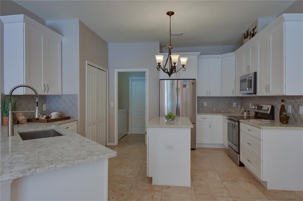 2823 Windcrest Oaks Court Valrico, FL 33594 - Photo 17 of 41