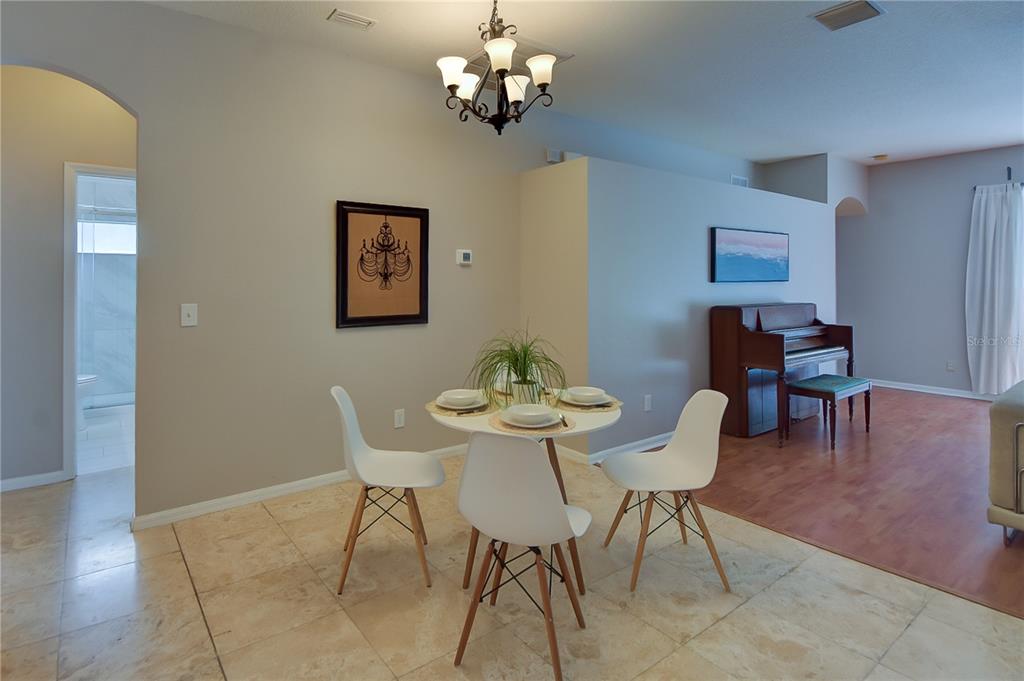 2823 Windcrest Oaks Court Valrico, FL 33594 - Photo 23 of 41