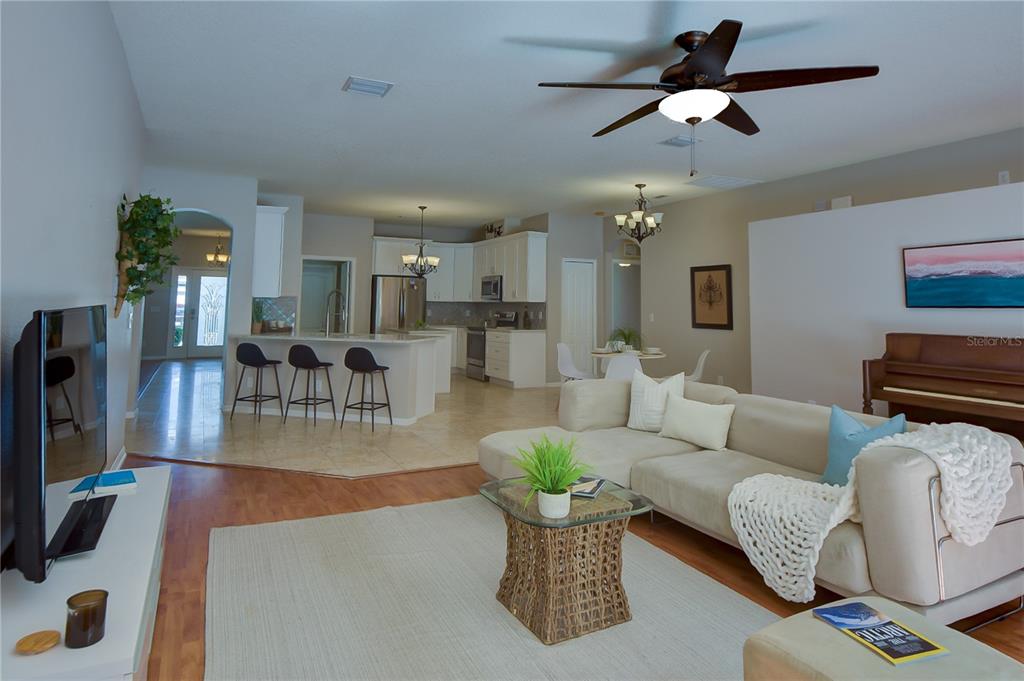 2823 Windcrest Oaks Court Valrico, FL 33594 - Photo 4 of 41