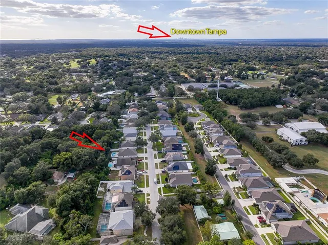 $525,000 | 2823 Windcrest Oaks Court, Valrico, FL 33594