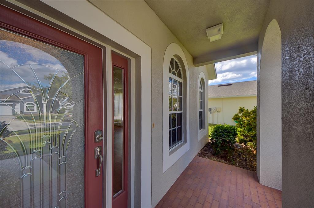 2823 Windcrest Oaks Court Valrico, FL 33594 - Photo 8 of 41