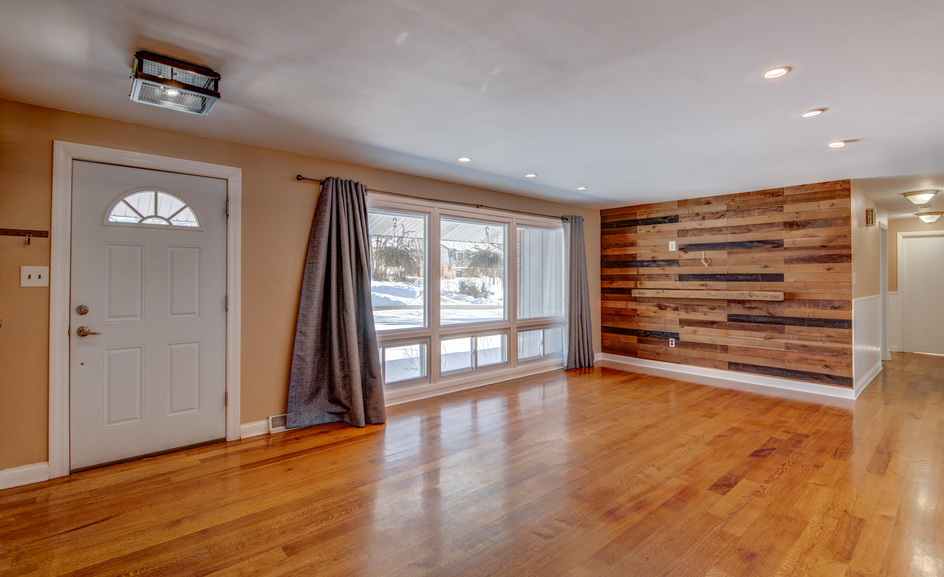 12418 White Oak Drive Crown Point, IN 46307 - Photo 8 of 52 3000x1832