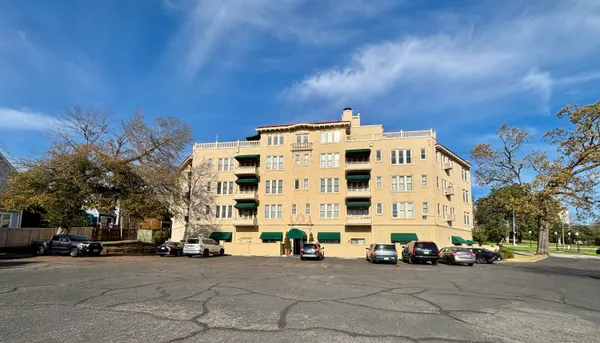 $1,150 | 2068 Walton Way, Unit 403, Augusta, GA 30904