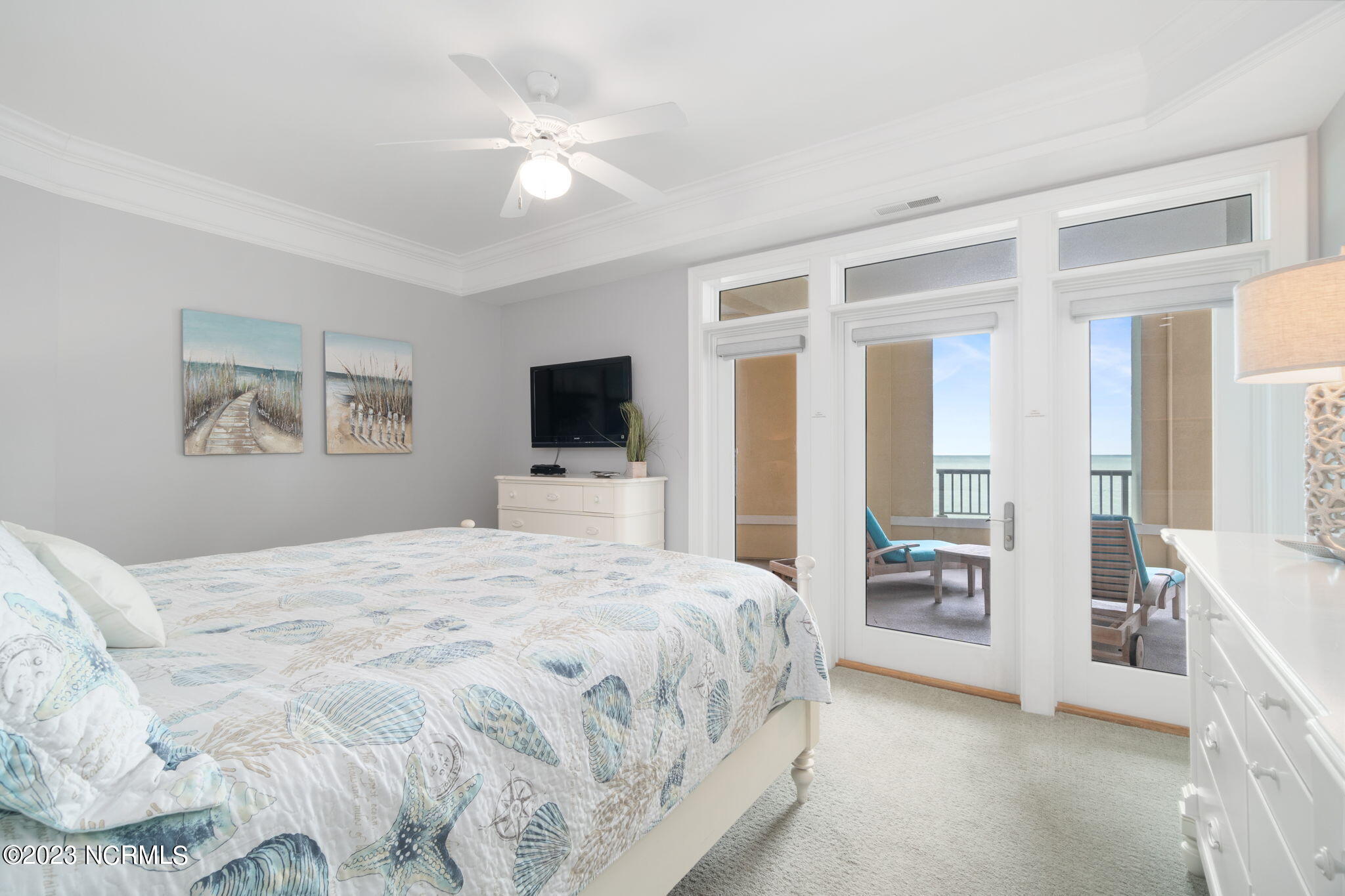 1435 Salter Path Road, Unit G3 Indian Beach, NC 28512 - Photo 6 of 37 Primary bedroom suite