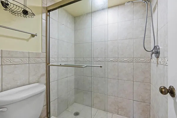$2,000 | 6075 North Sabal Palm Boulevard, Unit 301, Tamarac, FL 33319