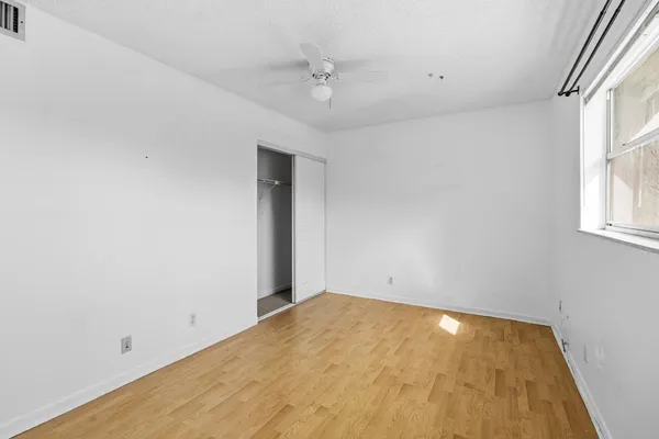 $2,000 | 6075 North Sabal Palm Boulevard, Unit 301, Tamarac, FL 33319