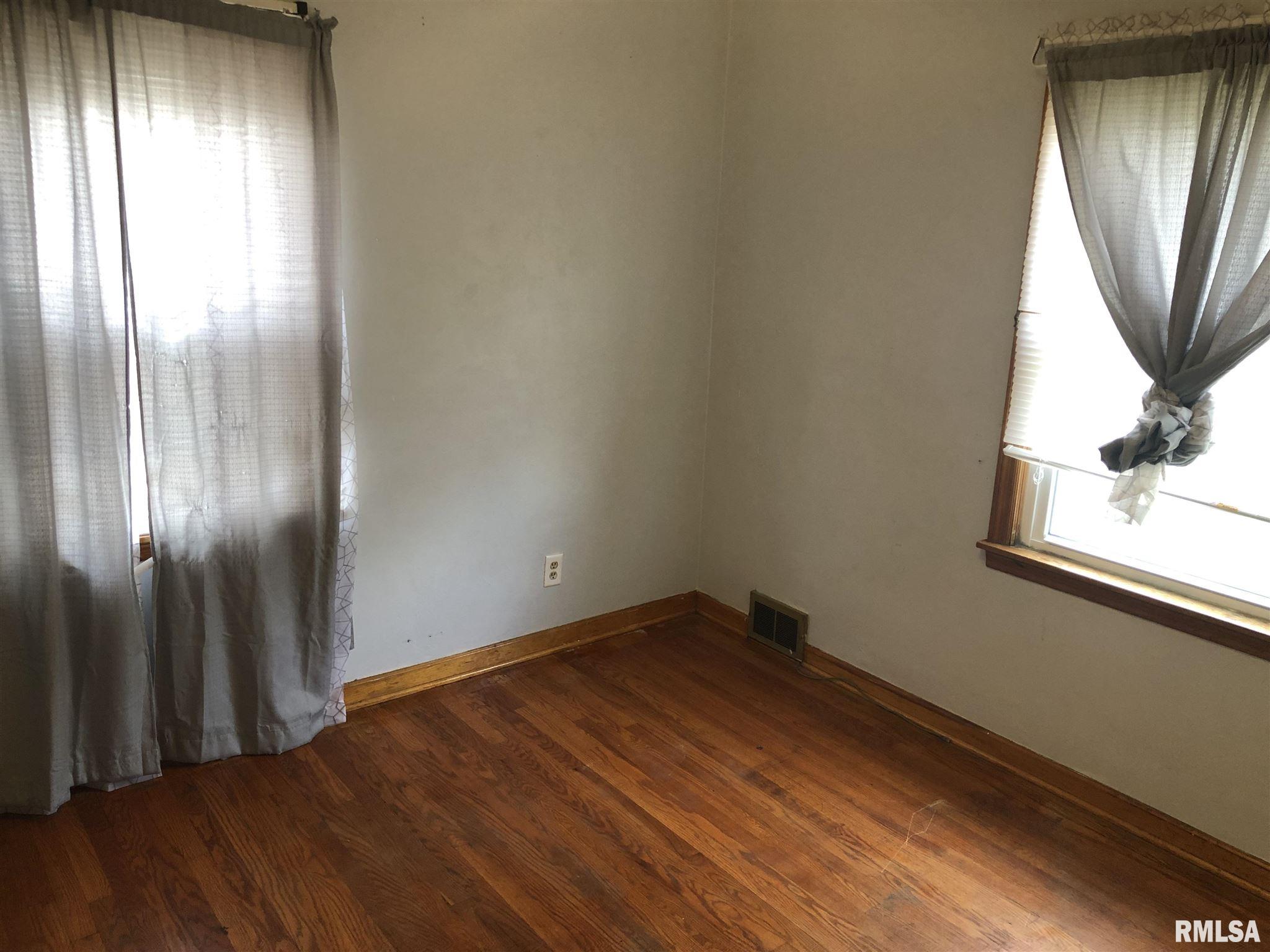 1612 East Keys Avenue Springfield, IL 62702 - Photo 8 of 28