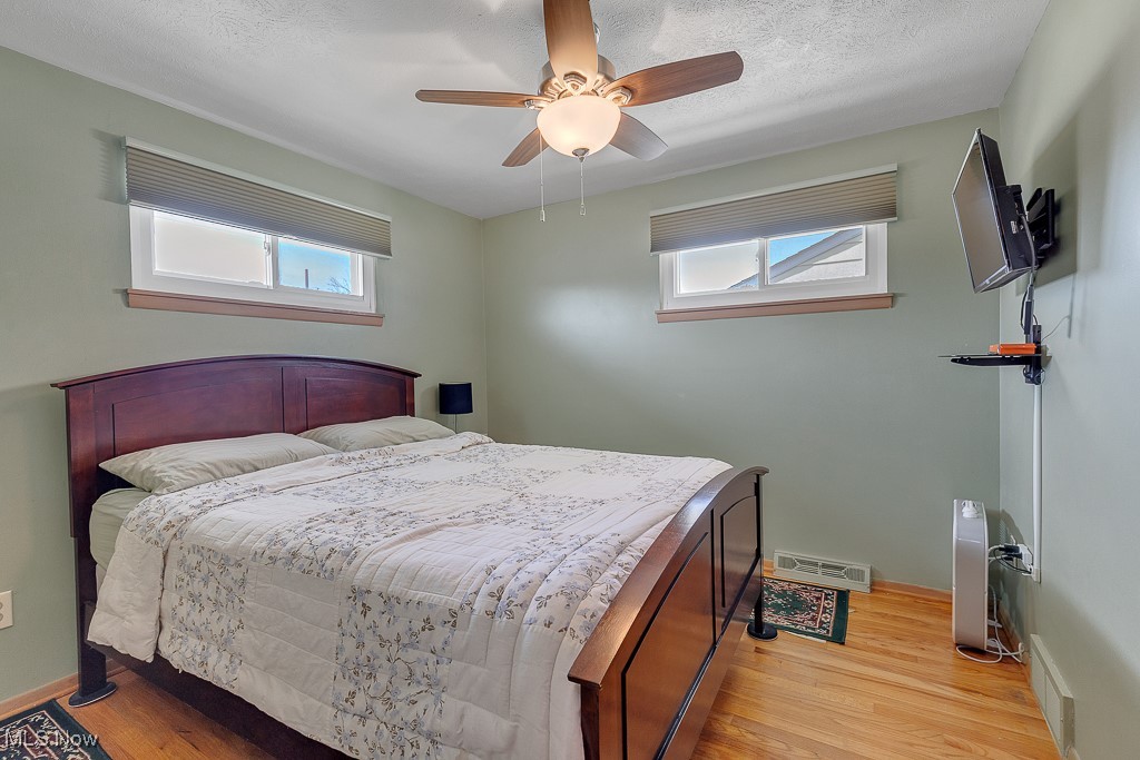 32616 Knobel Road Willowick, OH 44095 - Photo 13 of 20