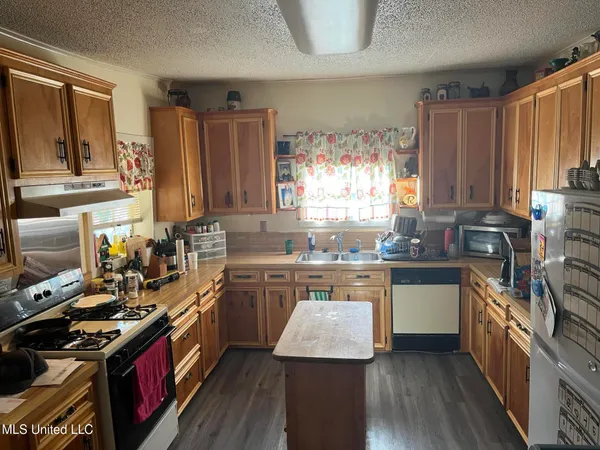 $350,000 | 1056 Fairchilds Road, Raymond, MS 39154