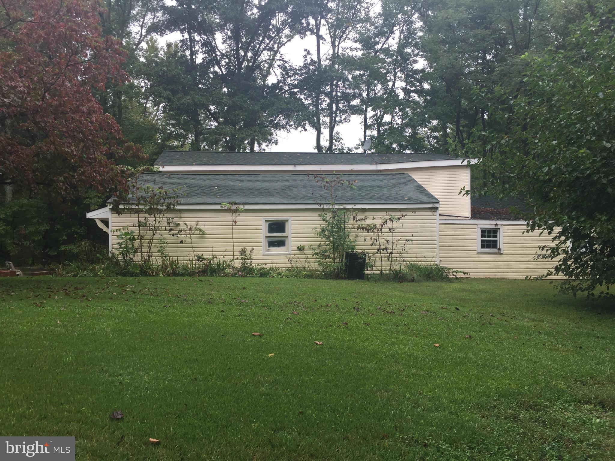 124 Sandy Ridge Road Fredericksburg, VA 22405 - Photo 4 of 29 Workshop / Garage