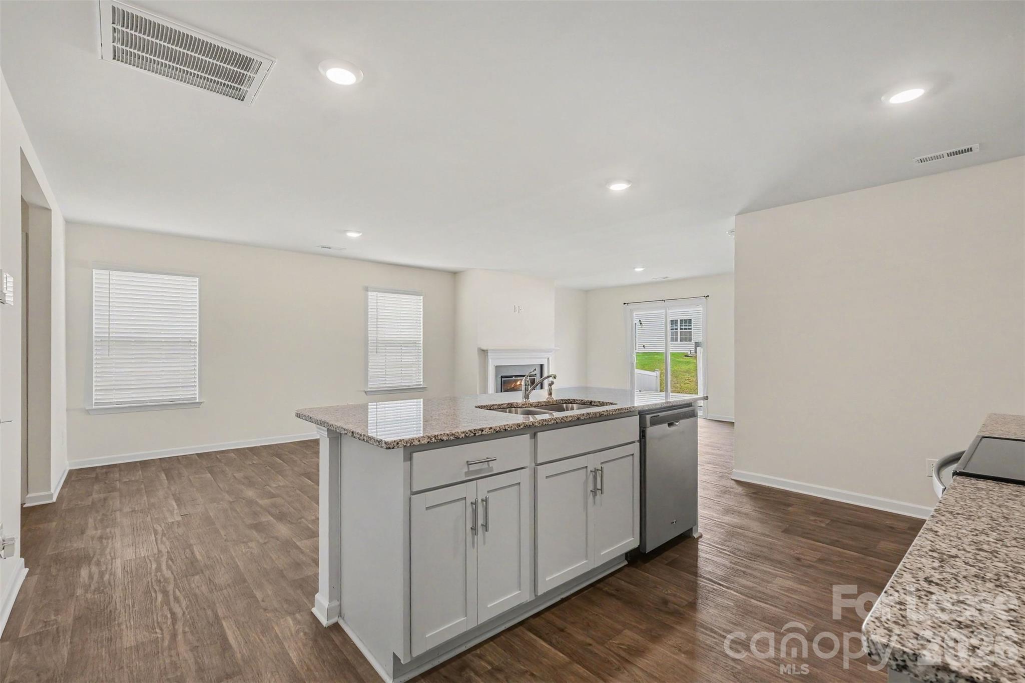 7316 Finnigan Road Charlotte, NC 28215 - Photo 8 of 33