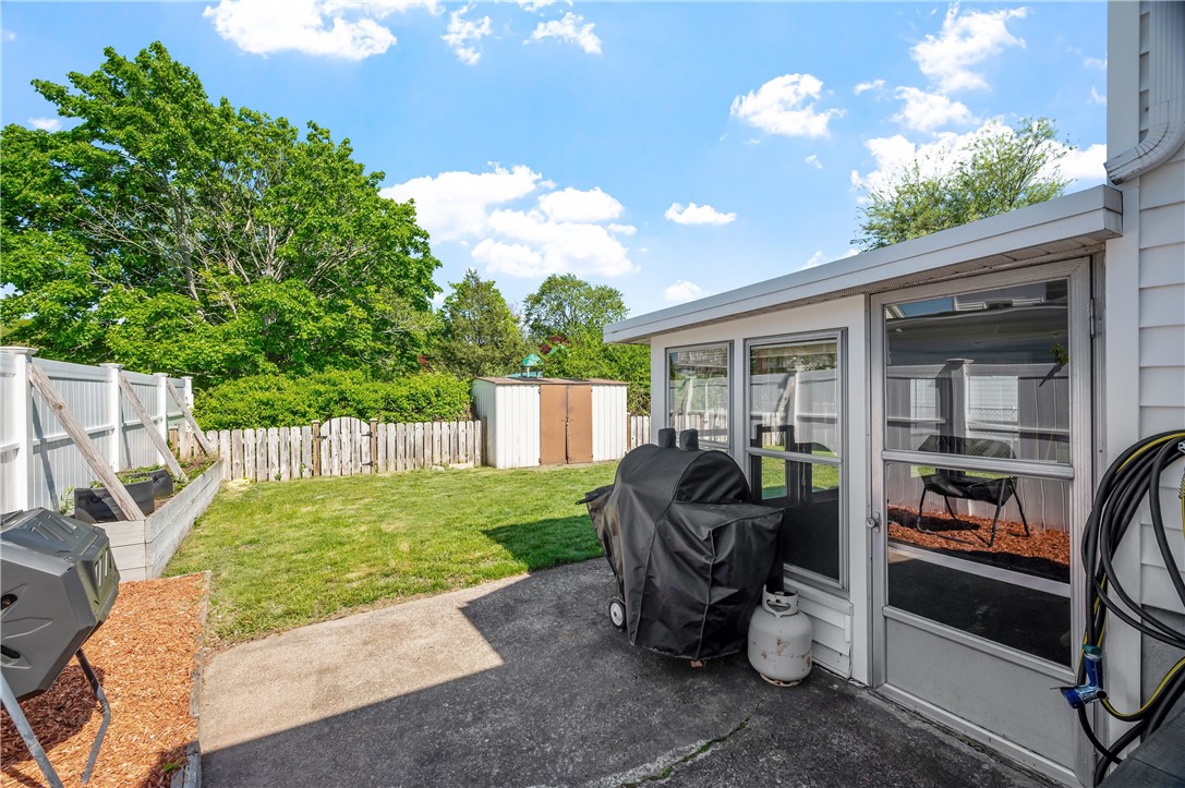 26 Cranston Street Woonsocket, RI 02895 - Photo 5 of 22