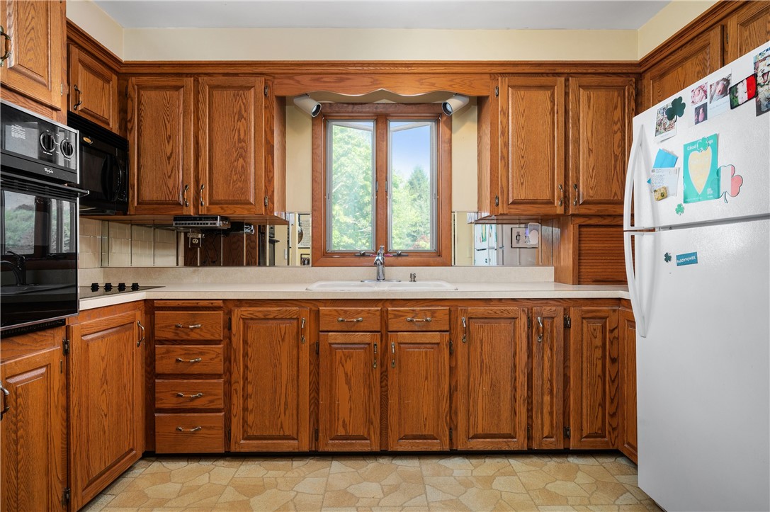 26 Cranston Street Woonsocket, RI 02895 - Photo 7 of 22