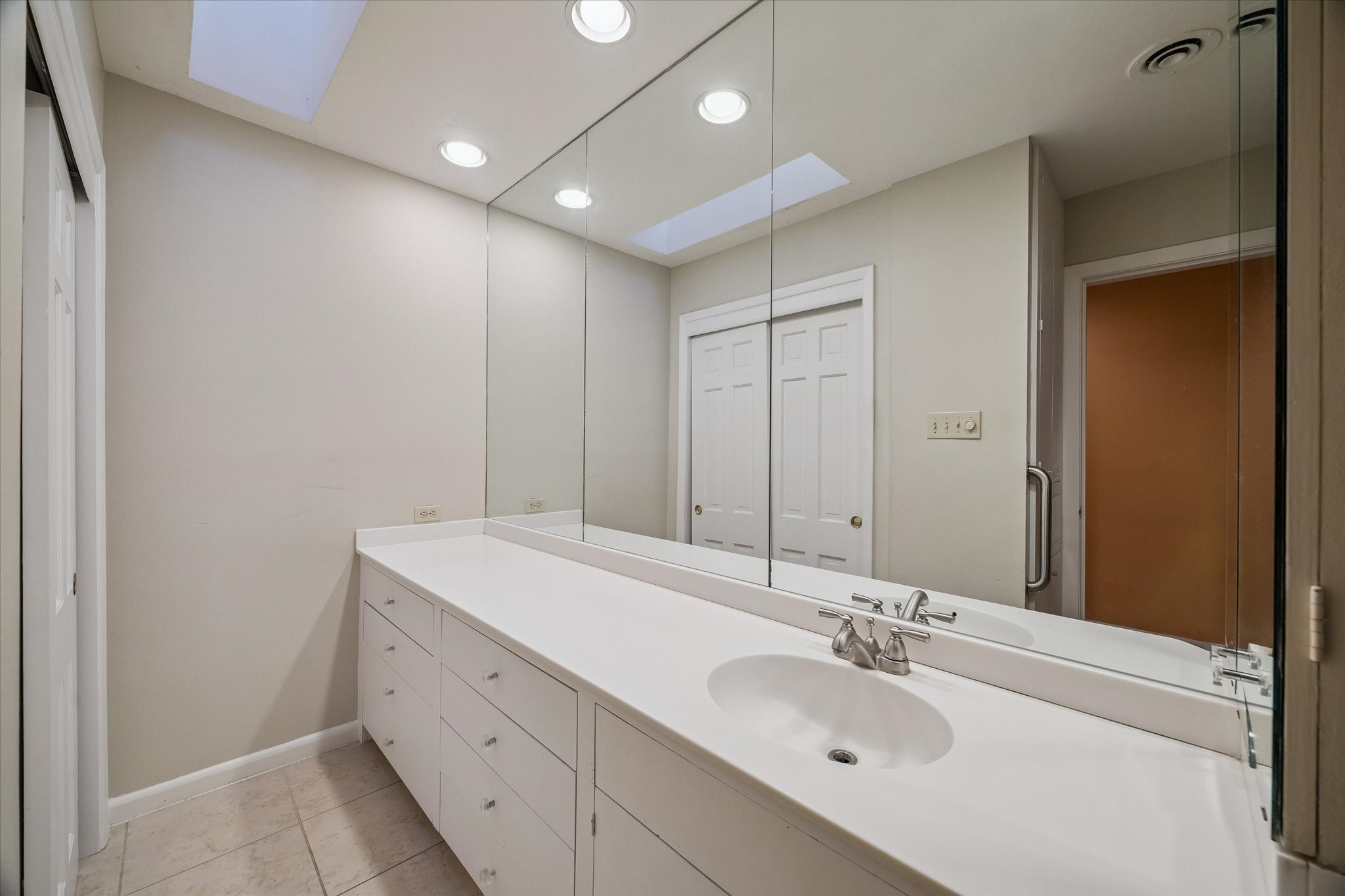 2126 Chimney Rock Road Houston, TX 77057 - Photo 16 of 30