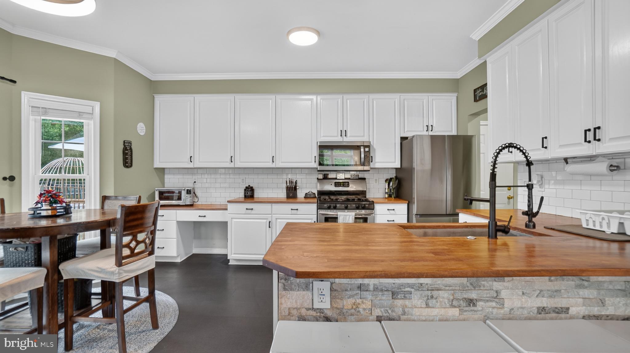 7724 Locust Grove Road Glen Burnie, MD 21060 - Photo 13 of 74 Kitchen