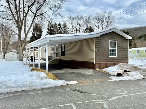 $179,900 | 60 Quaboag Valley, Ware, MA 01082