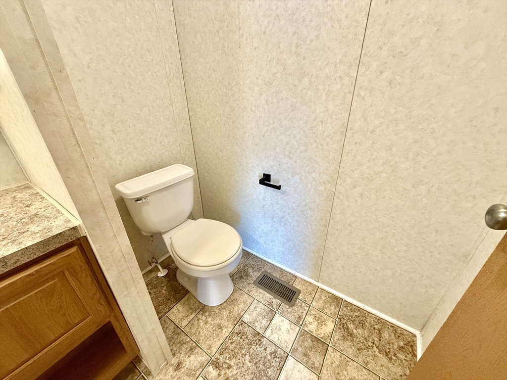 60 Quaboag Valley Ware, MA 01082 - Photo 15 of 25