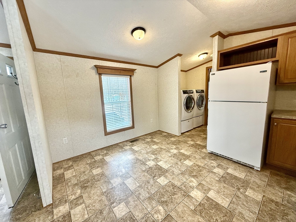 60 Quaboag Valley Ware, MA 01082 - Photo 6 of 25