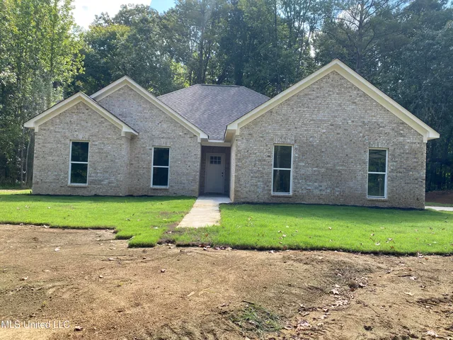 $299,992 | 1930 Smart Road, Como, MS 38619