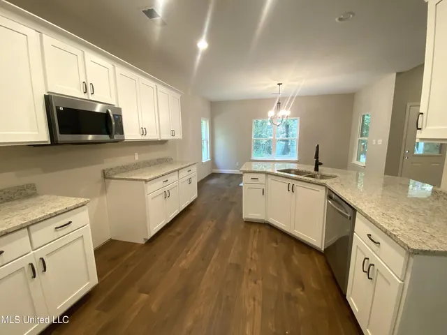 $299,992 | 1930 Smart Road, Como, MS 38619