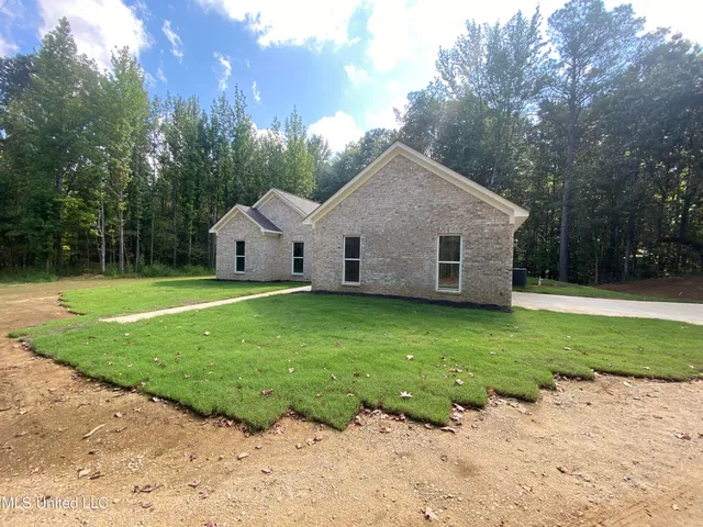 $299,992 | 1930 Smart Road, Como, MS 38619
