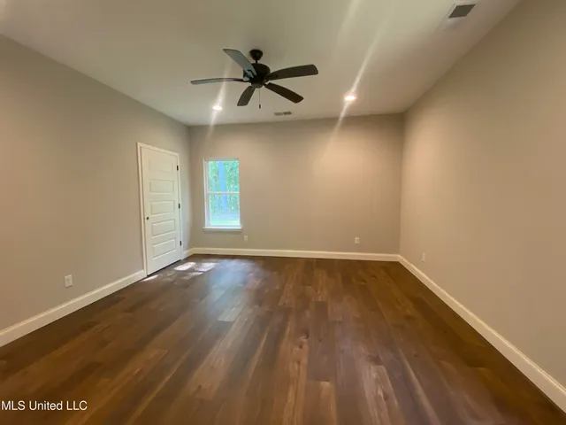 $299,992 | 1930 Smart Road, Como, MS 38619