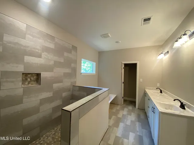 $299,992 | 1930 Smart Road, Como, MS 38619