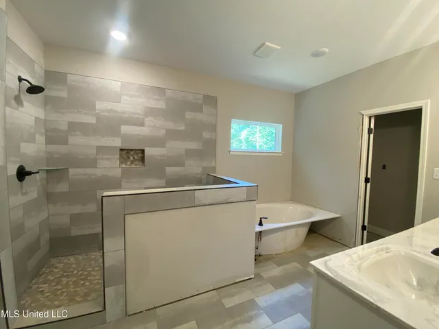 $299,992 | 1930 Smart Road, Como, MS 38619