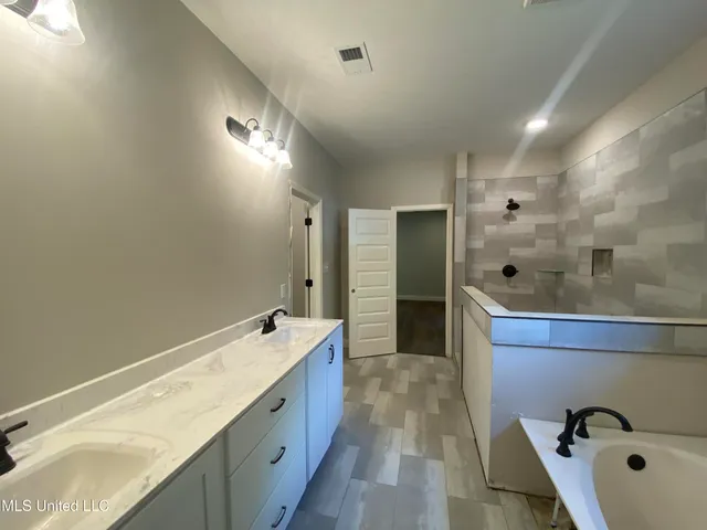 $299,992 | 1930 Smart Road, Como, MS 38619