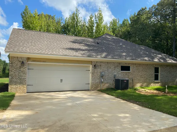 $295,000 | 1930 Smart Road, Como, MS 38619